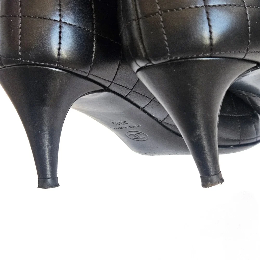 Chanel Black Quilted Leather Cap‎ Toe Ankle Boots Size 38.5 EU Fall Boots